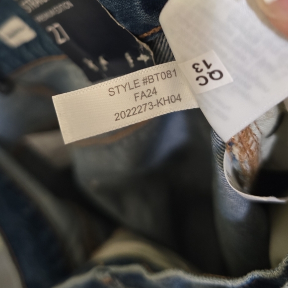 NWT J. Crew Premium Edition High Rise Straight Jeans Rigid Denim 27 Button Fly - Picture 10 of 10